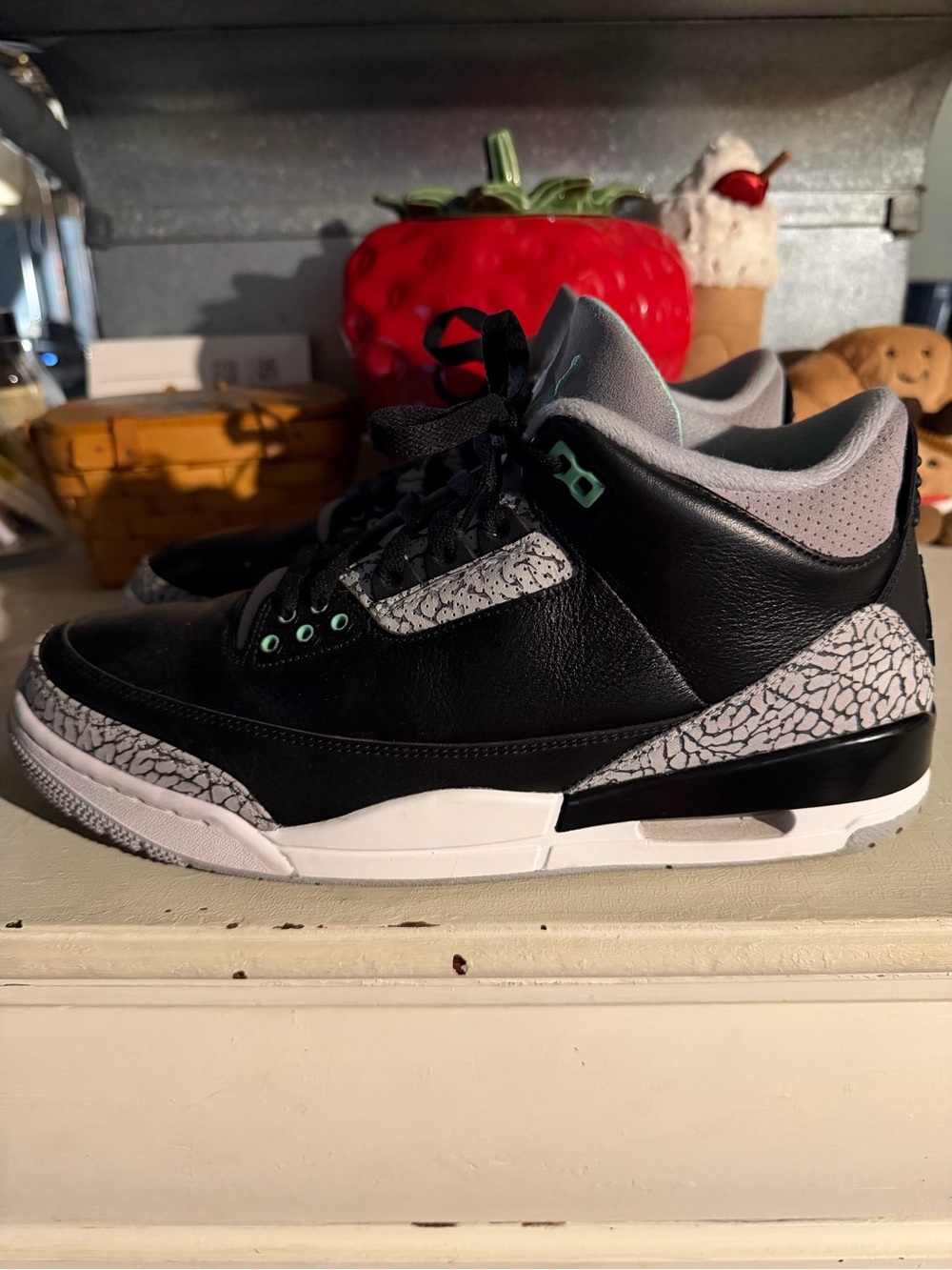 Air Jordan 3 (Green Glow)